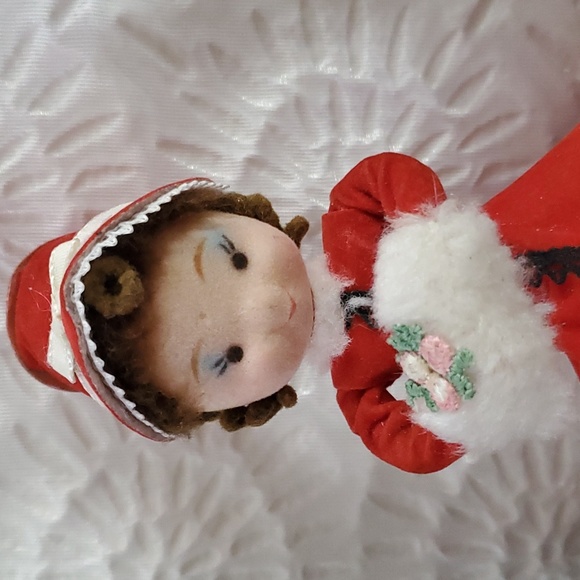 Vintage  Christmas Decor 50s Velvet Dressed Victorian Christmas Caroler - Picture 3 of 9